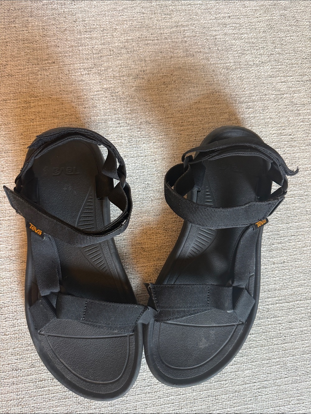 Men’s Teva Black Adjustable Strap Sandals• size 11